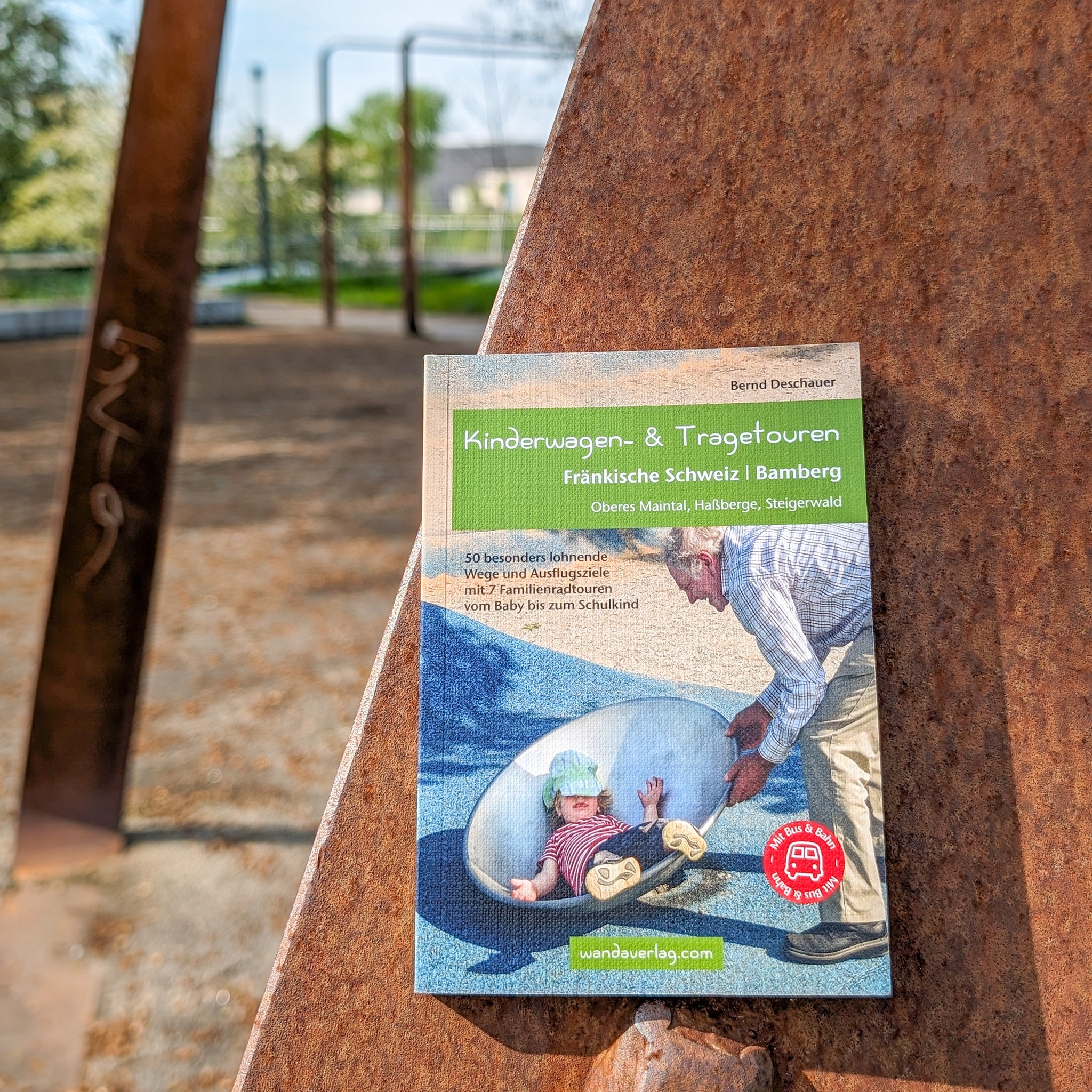 Weihnachtsgeschenke - Tipp

Ihr wollt Eltern mit Babys oder Kinder bis zum Grundschulalter beschenken? Dazu haben wir einen Tipp:
👉Kinderwagen- und Tragetouren Fränkische Schweiz | Bamberg

Traumhaft schöne, wildromantische Natur und das faszinierende UNESCO-Welterbe: Bamberg, umrahmt von den Naturparks Fränkische Schweiz, Haßberge und Steigerwald, ist ein wahres Paradies für Wander- und Outdoorfreunde.

Gerade Familien und Genussmenschen finden in diesem Buch abwechslungsreiche Erlebniswege, aussichtsreiche Burgenziele und gemütliche Gaststätten zum Seele baumeln lassen.

Ein perfekter Begleiter für Wanderungen mit den kleinen Entdecker*innen, egal ob mit Kinderwagen, Trage oder Rad.

Das Buch ist sowohl im lokalen Buchhandel als auch online verfügbar!

@fraenkische.schweiz @frankentourismus @familienmagazin.frankenkids @ft_bamberg @naturparkfrankenjura @steigerwald.tourismus @steigerwald.zentrum @hassbergetourismus @wandaverlagtoptouren 
#wanderbuch #bamberg #fränkischeschweiz #steigerwald #hassberge #oberesmaintal #familientouren #wandern #ausflugstippsfürfamilien #weihnachtsgeschenke